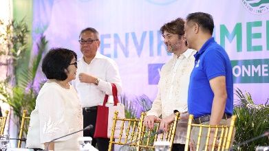 (L-R) Secretary Maria Antonia Yulo Loyzaga; Mr. Shimoda Shigeru, President of Marubeni Corporation Philippines; Mr. Horia Adrian, President and CEO of Holcim Philippines; Engr. Bien Matero, SVP for Operations of SM Supermalls