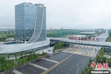 图为重庆永川综合保税区。中新网记者何蓬磊摄