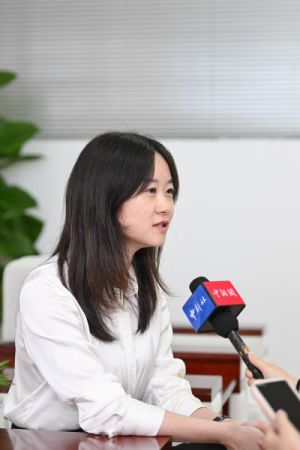 图为药智网执行总裁石玮琳接受采访。记者 何蓬磊 摄