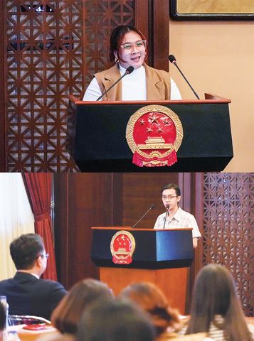 2月5日，中國駐菲律濱大使館在馬尼拉舉辦「中國大使獎學金」10周年紀念會。上圖為受助學生代表雪琳·卡斯特羅——南特發言。下圖為受助學生代表梅科·安波羅基奧發言。（中新社）