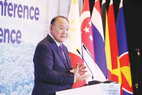 國防部長趙多洛於9月16日在巴西市舉行的東盟災害韌性部長級會議後回答媒體提問。東南亞國家部長們以通過《馬尼拉宣言》結束了為期兩天的活動，該文件制定了該地區至2030年及以後的災害韌性議程。