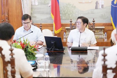 小馬科斯總統於10月5日在馬拉干鄢宮召集主要內閣成員，評估政府對持續的聖嬰現象及其對糧食、水、能源、衛生和公共安全影響的應對。
