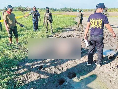 被挖出的中國公民遺體已由警察區域辦公室-邦薩摩洛自治區官員舁送殮房驗屍。