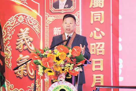 中國駐菲律濱大使井泉5月30日菲律濱中國洪門聯合總會就職典禮在會上呼籲劃設團結起來捍衛權益。（本報記者Celia