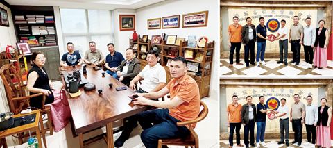 圖片說明：圖1，座談會現場。圖2，柯順慶主席（右四）代表校友聯贈送紀念牌，南古島菲華商會理事長吳誼炯先生（左三）、名譽理事長戴良榮先生（左二）代表接受。